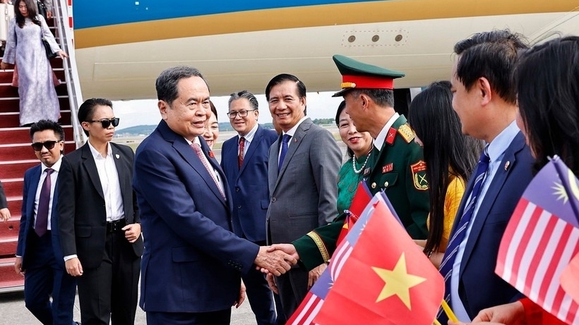 Chủ tịch Quốc hội đến Kuala Lumpur, bắt đầu tham dự AIPA-46 và thăm chính thức Malaysia
