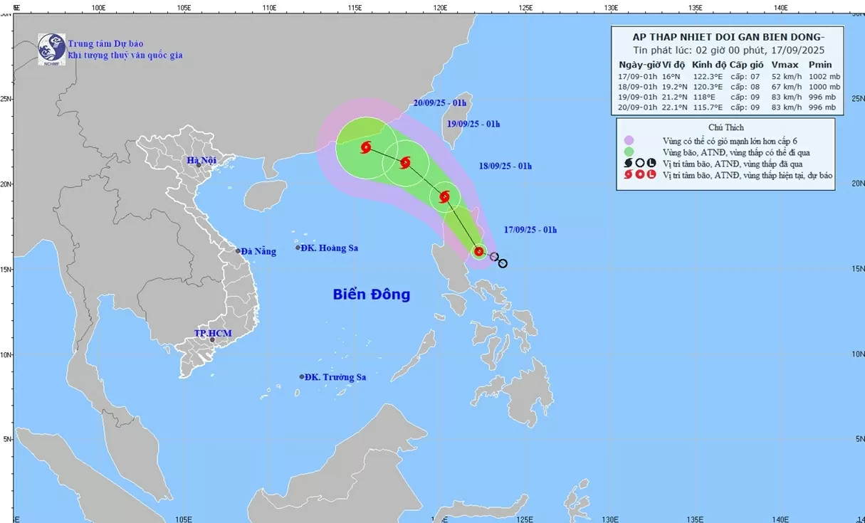 Áp thấp nhiệt đới gần Biển Đông có khả năng mạnh thành bão, cường độ gió giật cấp 11