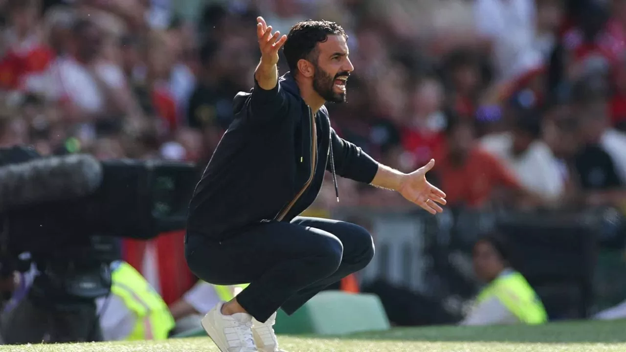 Thế lực bóng đá lớn ở Bồ Đào Nha muốn kéo HLV Ruben Amorim rời MU