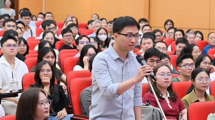 Truyền thông giáo dục nhìn từ màn hô tên chọn chuyên ngành Bác sĩ nội trú - Đại học Y Hà Nội