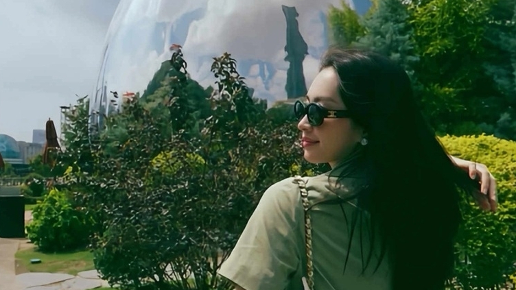 Mẫu túi hobo Chanel 25 gần 200 triệu đồng chinh phục nhiều người đẹp Việt Nam