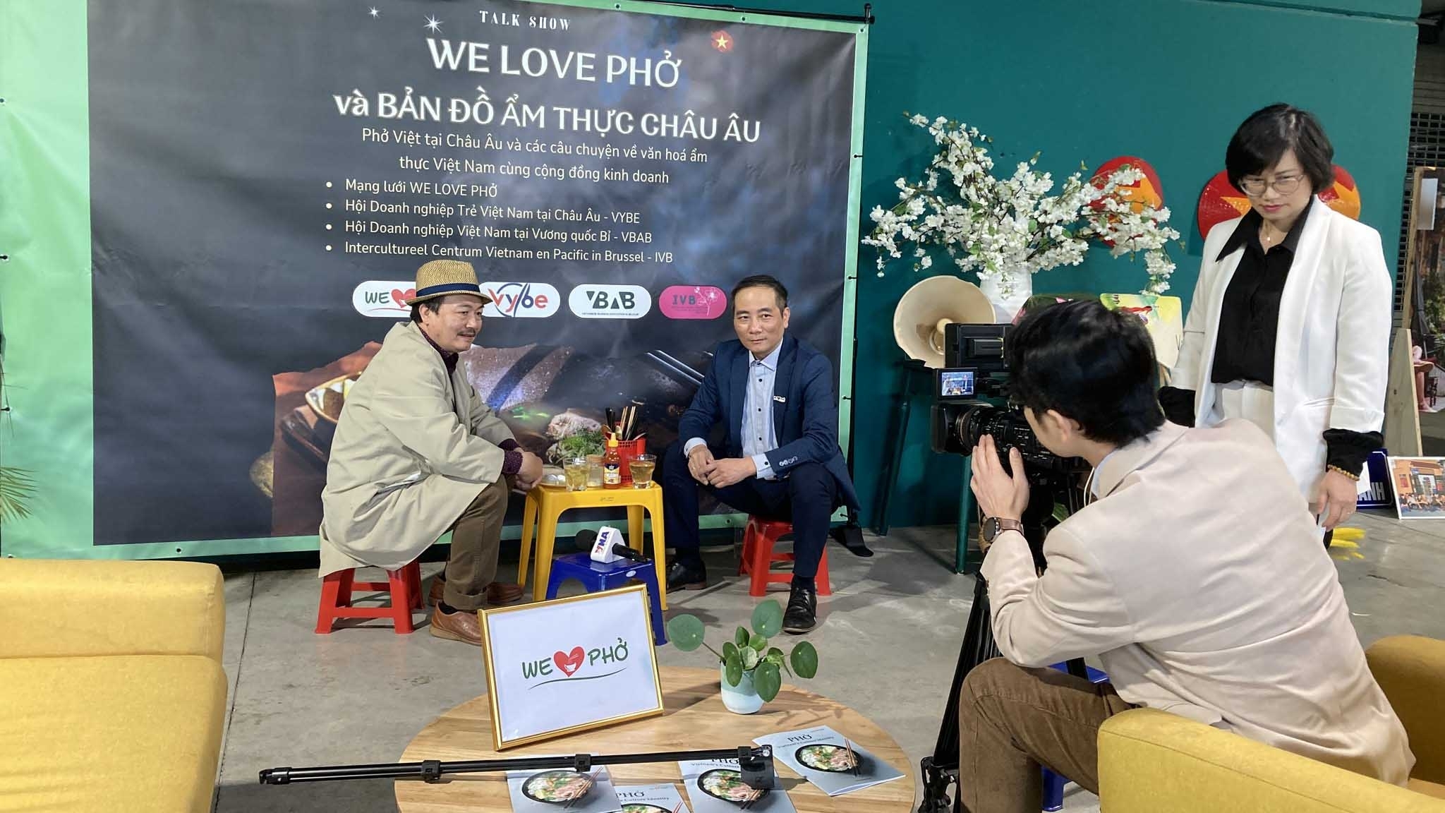 Kiều bào và khát vọng định vị Việt Nam (Kỳ I): Vẽ bản đồ ẩm thực Việt