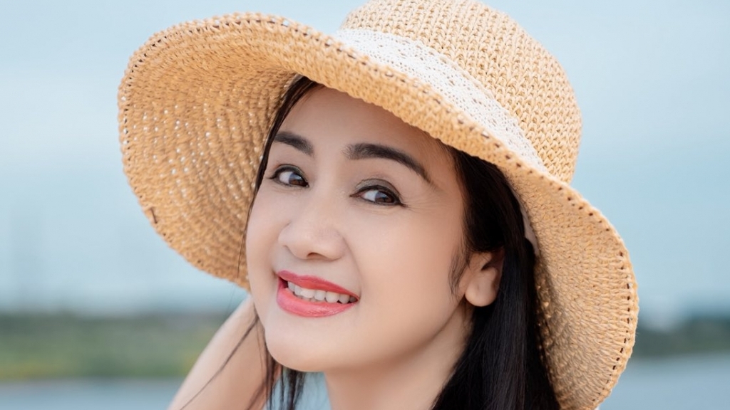 Nét kiêu sa, trẻ trung hiếm thấy của NSND Thu Hà