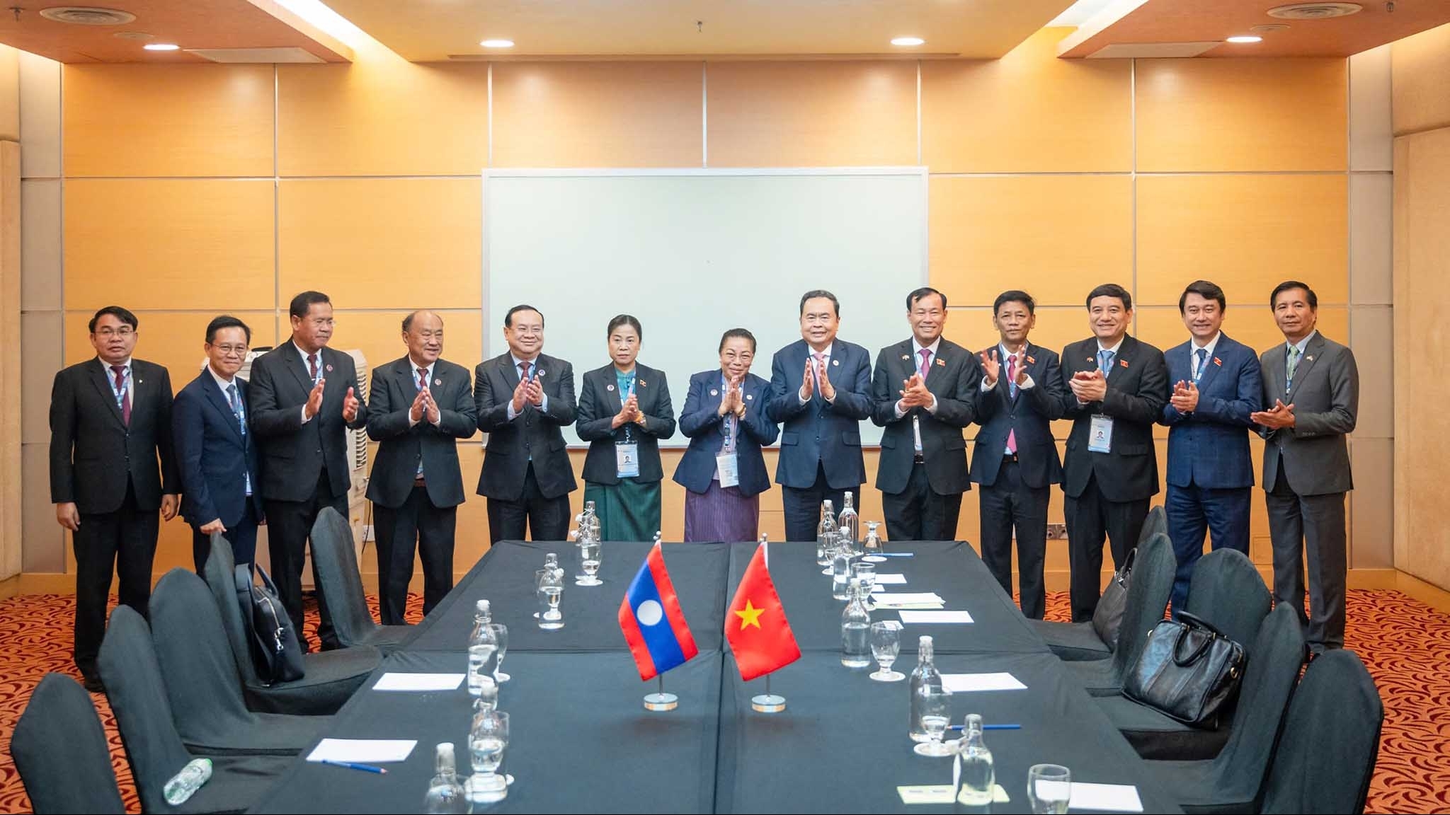 Việt Nam luôn sát cánh và ủng hộ mạnh mẽ, toàn diện công cuộc đổi mới, bảo vệ và xây dựng đất nước Lào