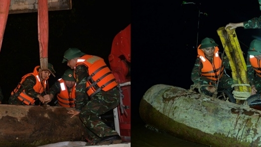 Hà Nội: Trục vớt, di dời hai quả bom nguy hiểm tại bãi giữa sông Hồng, cách cầu Long Biên khoảng 300m