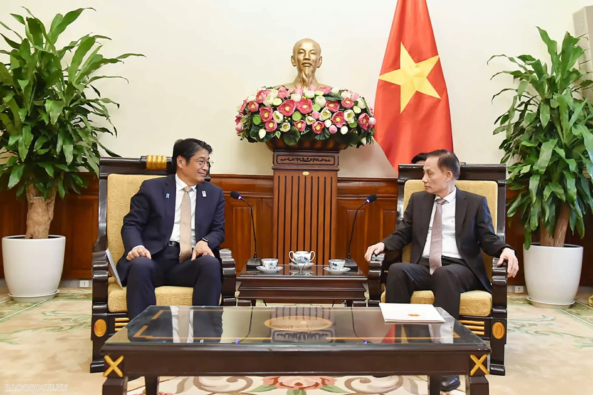 Quyền Bộ trưởng Ngoại giao Lê Hoài Trung tiếp Đại sứ Nhật Bản tại Việt Nam Ito Naoki Quyền Bộ trưởng Ngoại giao Lê Hoài Trung tiếp Đại sứ Nhật Bản tại Việt Nam Ito Naoki