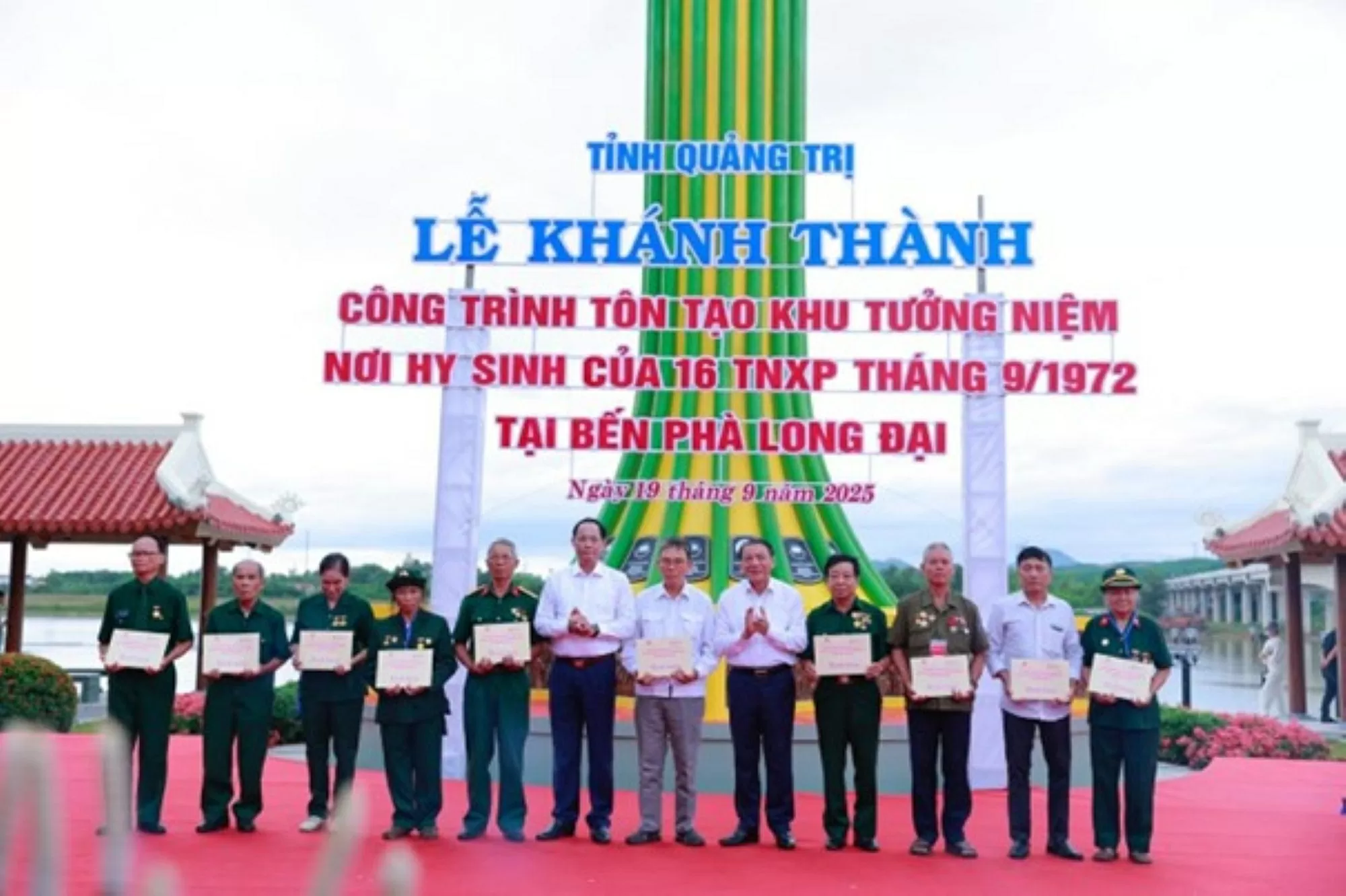 Khánh thành Khu tưởng niệm thanh niên xung phong hy sinh tại bến phà Long Đại Khánh thành Khu tưởng niệm thanh niên xung phong hy sinh tại bến phà Long Đại