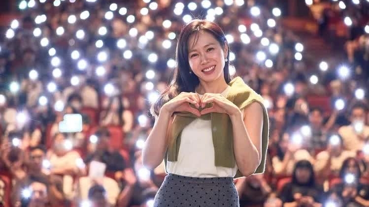 Son Ye Jin trải lòng về giai đoạn sau khi sinh con, hình ảnh đóng phim cùng Hyun Bin in đậm trong tâm trí