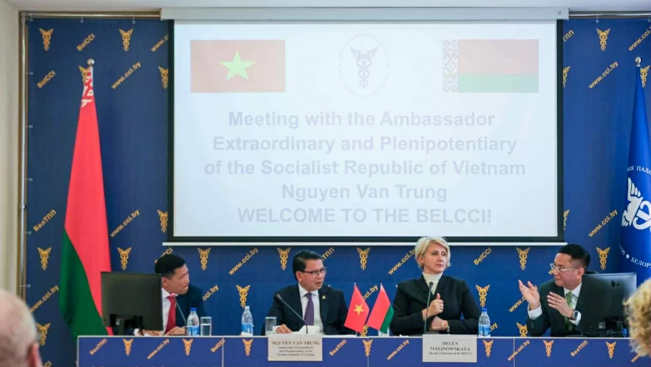 Đối thoại Đại sứ-Doanh nghiệp: Đẩy mạnh hợp tác kinh tế Việt Nam-Belarus Đối thoại Đại sứ-Doanh nghiệp: Đẩy mạnh hợp tác kinh tế Việt Nam-Belarus