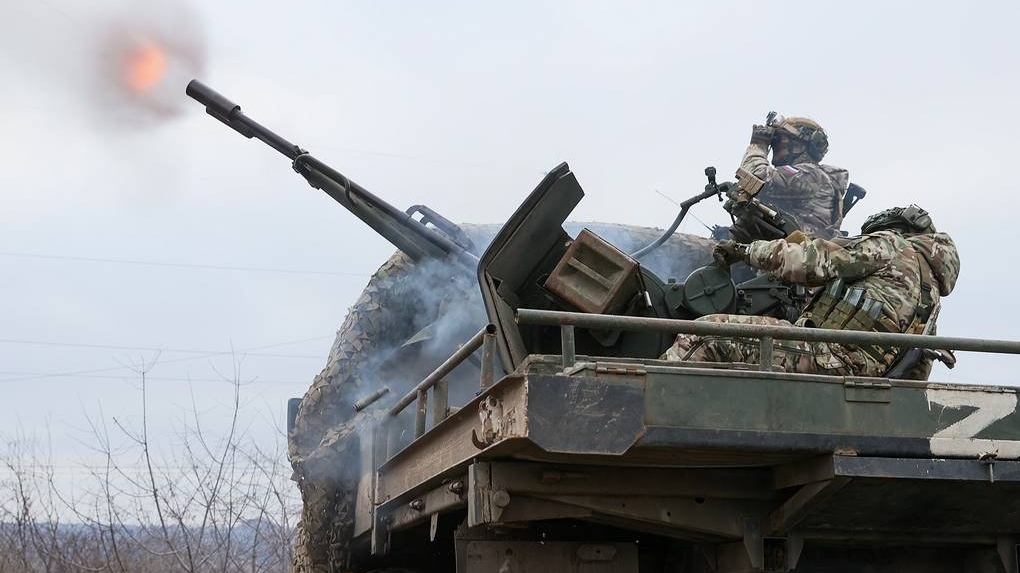 Ukraine tiến hành đợt tập kích UAV lớn vào Nga, bán đảo Crimea bị tấn công, Moscow điểm danh NATO và EU là 'nguồn cơn gây hấn'