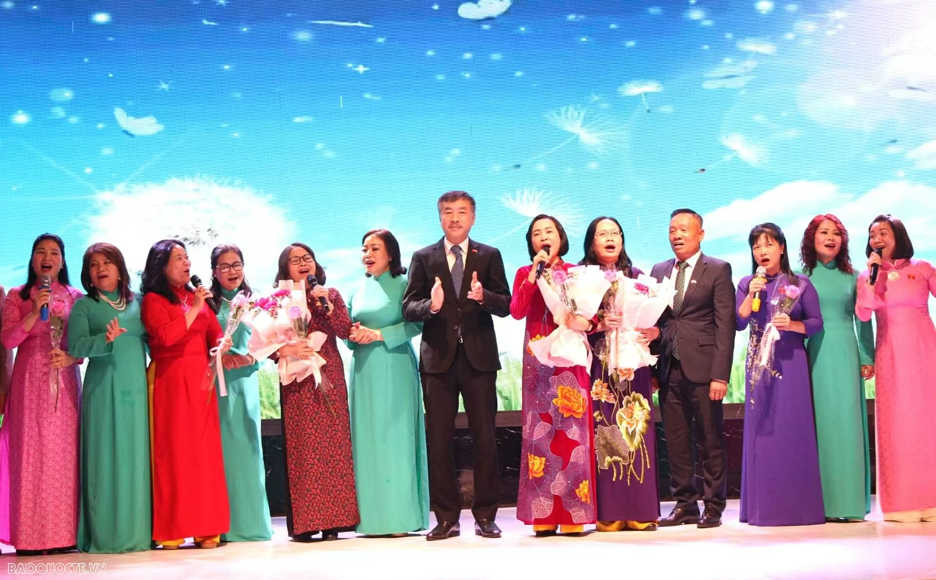 Tôn vinh các giá trị truyền thống của Phụ nữ Việt Nam tại Czech Tôn vinh các giá trị truyền thống của Phụ nữ Việt Nam tại Czech