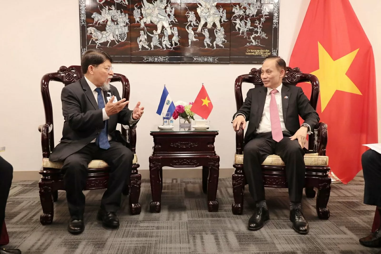 Quyền Bộ trưởng Ngoại giao Việt Nam Lê Hoài Trung gặp Bộ trưởng, Cố vấn Tổng thống Nicaragua về các vấn đề và chính sách quốc tế. (Ảnh: Thanh Tuấn) Quyền Bộ trưởng Ngoại giao Việt Nam Lê Hoài Trung gặp Bộ trưởng, Cố vấn Tổng thống Nicaragua về các vấn đề và chính sách quốc tế. (Ảnh: Thanh Tuấn)