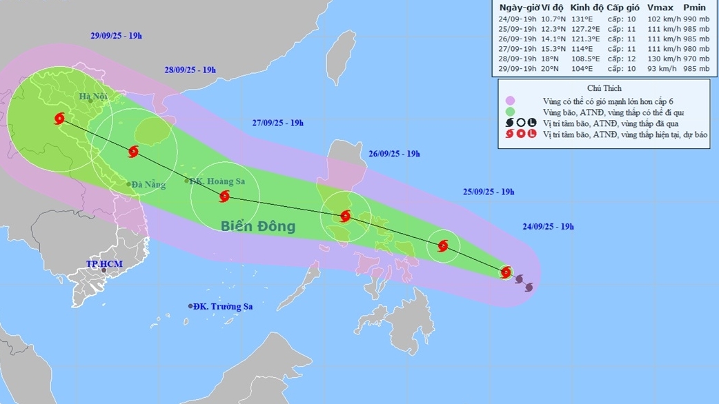 Dự báo diễn biến bão Bualoi: Gió gần tâm bão cấp 10, mạnh thêm khi di chuyển vào Biển Đông