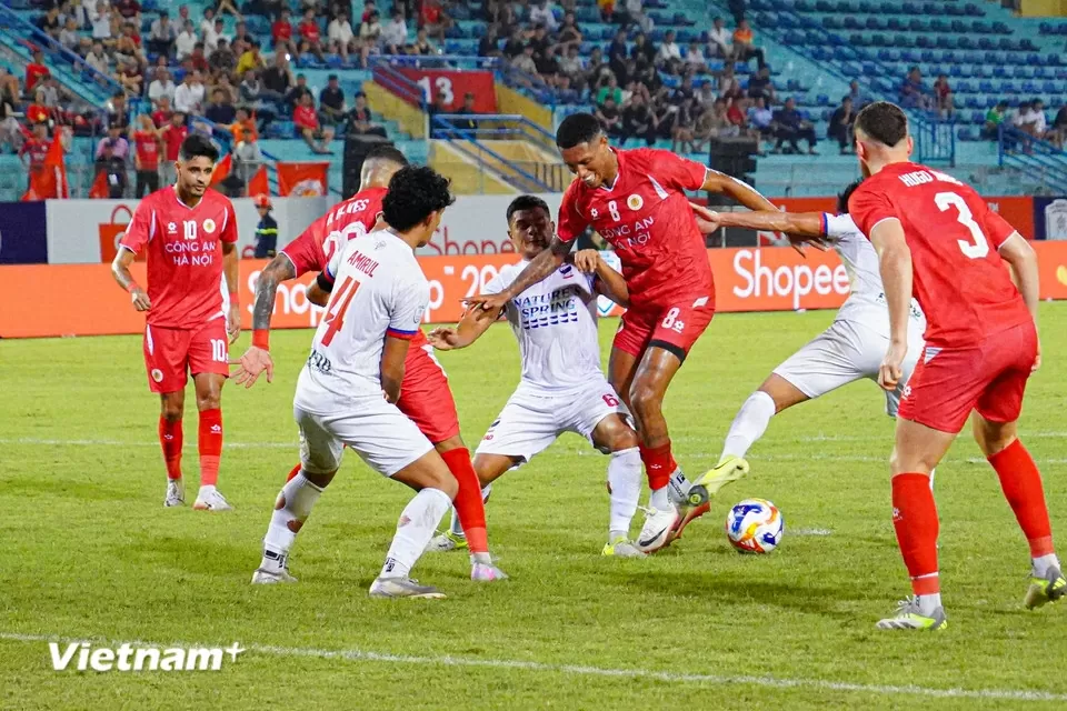 Shopee Cup 2025/26: Hậu vệ Cao Pendant Quang Vinh ghi bàn, CLB Công an Hà Nội thắng nhẹ Cebu FC Shopee Cup 2025/26: Hậu vệ Cao Pendant Quang Vinh ghi bàn, CLB Công an Hà Nội thắng nhẹ Cebu FC