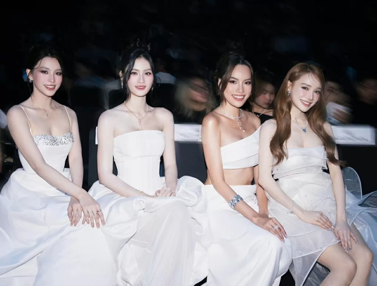 Thời trang diễn viên Nhã Phương Thời trang diễn viên Nhã Phương