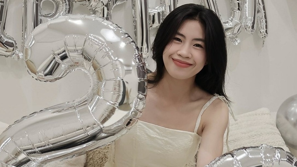 Vẻ đẹp trong trẻo của 'hot girl bóng đá Việt' Thanh Nhã