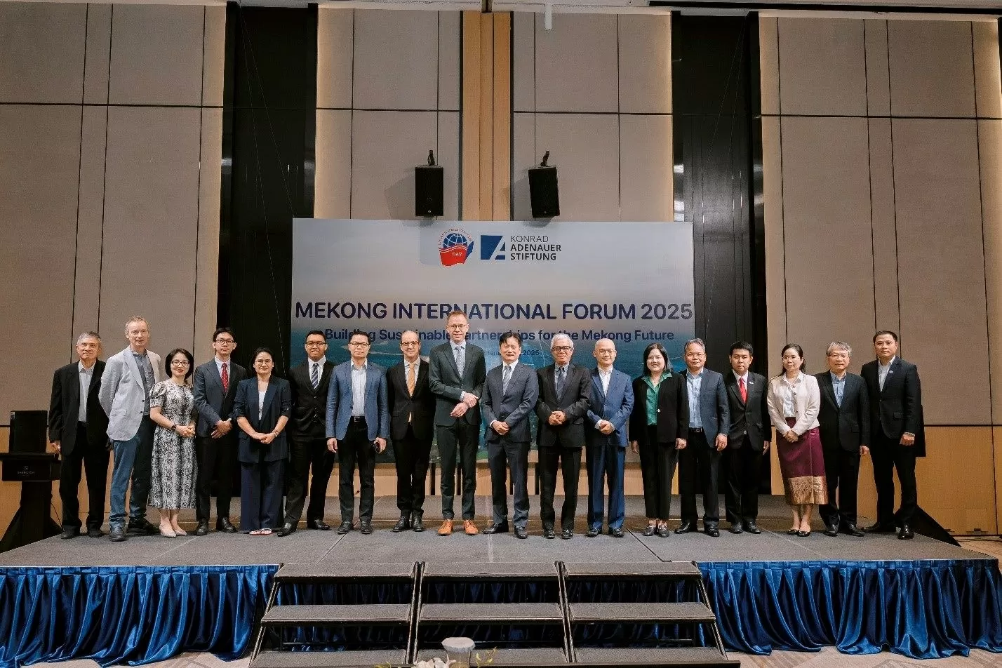 Các diễn giả, chuyên gia tham dự Diễn đàn Các diễn giả, chuyên gia tham dự Diễn đàn