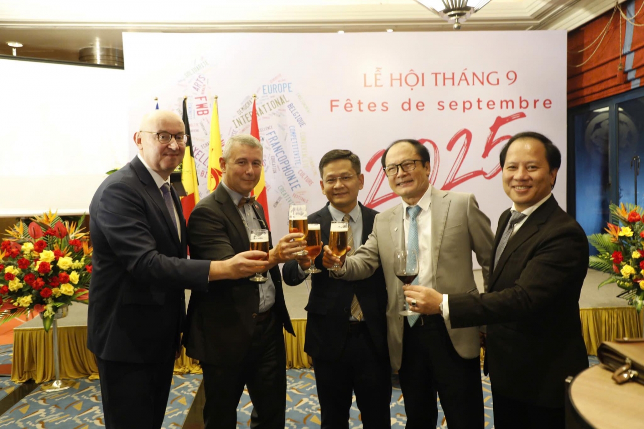 Gắn kết cộng đồng người Bỉ nói tiếng Pháp, vun đắp tình hữu nghị Việt Nam-Wallonie Gắn kết cộng đồng người Bỉ nói tiếng Pháp, vun đắp tình hữu nghị Việt Nam-Wallonie
