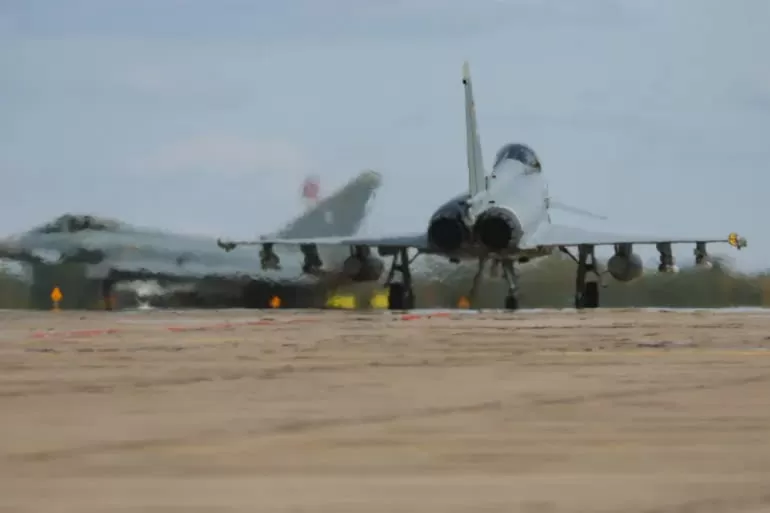 Ba Lan triển khai máy bay sau khi Nga không kích Ukraine Ba Lan triển khai máy bay sau khi Nga không kích Ukraine