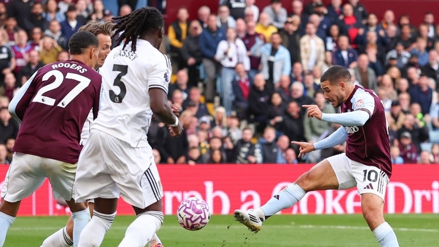 Aston Villa giành chiến thắng đầu tiên ở Ngoại hạng Anh 2025/26