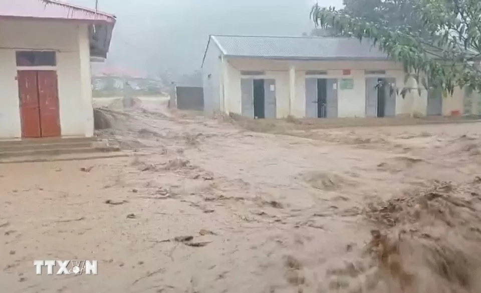 Điện thăm hỏi, thư chia buồn về thiệt hại do cơn bão số 10 gây ra Điện thăm hỏi, thư chia buồn về thiệt hại do cơn bão số 10 gây ra