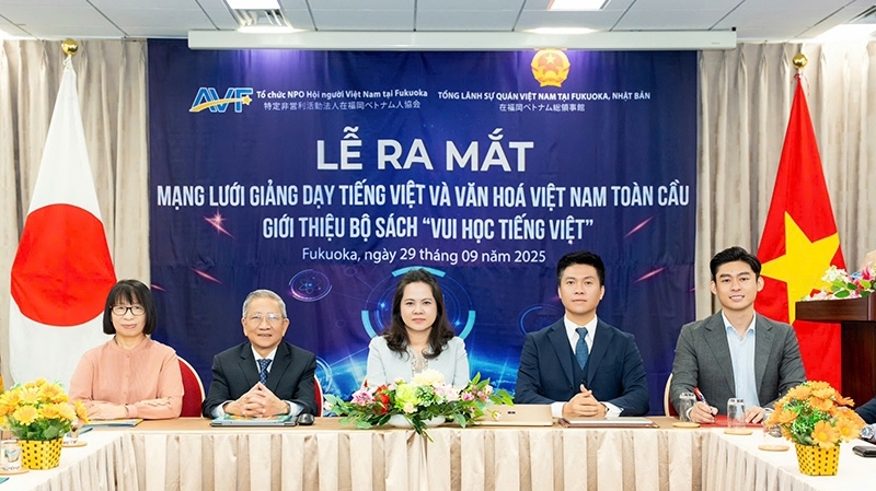 Ra mắt Mạng lưới Giảng dạy tiếng Việt và Văn hoá Việt Nam toàn cầu & giới thiệu bộ sách 'Vui học tiếng Việt' tại Fukuoka