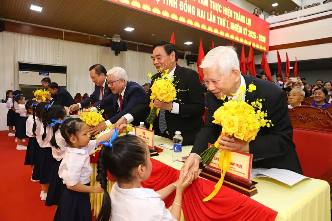 Đại hội đại biểu Đảng bộ tỉnh Đồng Nai lần thứ I, nhiệm kỳ 2025-2030 chính thức khai mạc BCH Đảng bộ Đồng Nai nhiệm kỳ 2025-2030 có 68 thành viên, ông Vũ Hồng Văn giữ chức Bí thư Tỉnh ủy