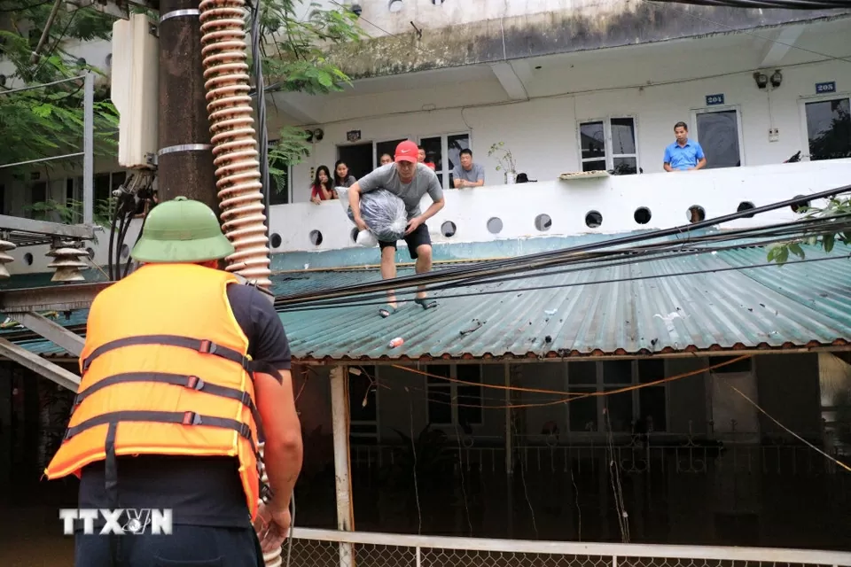 Cận cảnh nhiều nơi ở Lào Cai ngập lụt Cận cảnh nhiều nơi ở Lào Cai ngập lụt