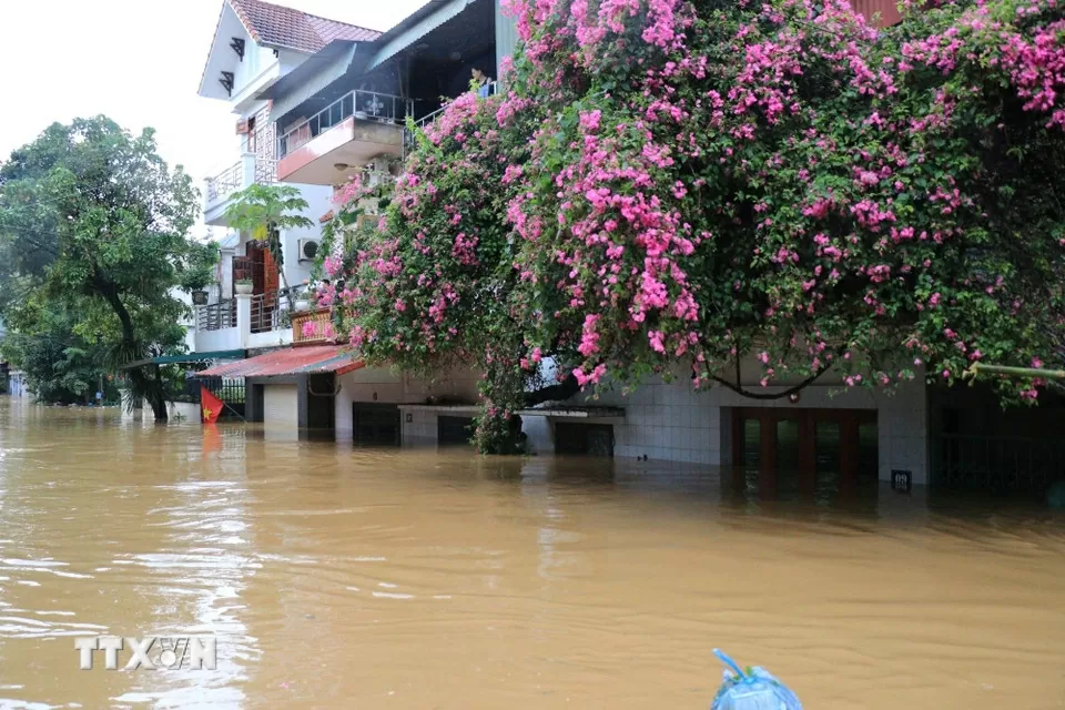 Cận cảnh nhiều nơi ở Lào Cai ngập lụt Cận cảnh nhiều nơi ở Lào Cai ngập lụt