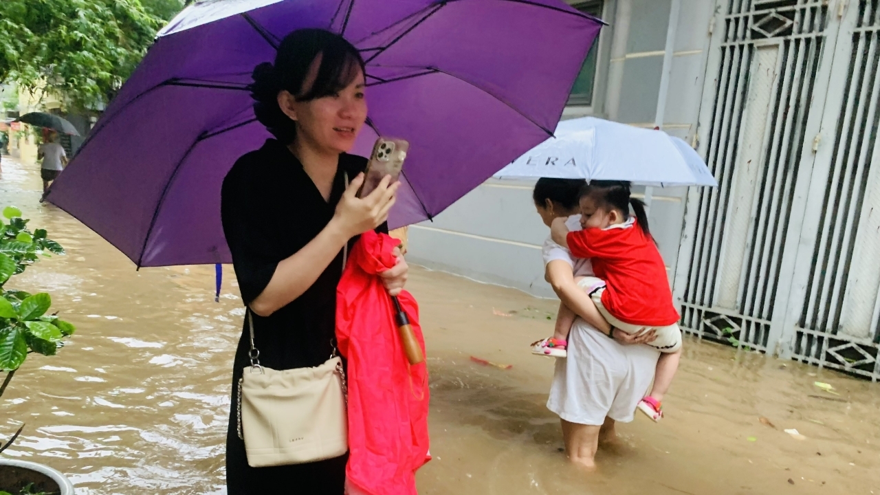 Sở GD&ĐT Hà Nội lý giải việc chậm quyết định nghỉ học toàn thành phố