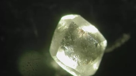 Nghiên cứu về kim cương hé lộ những phát hiện hiếm về hóa học bên trong Trái đất