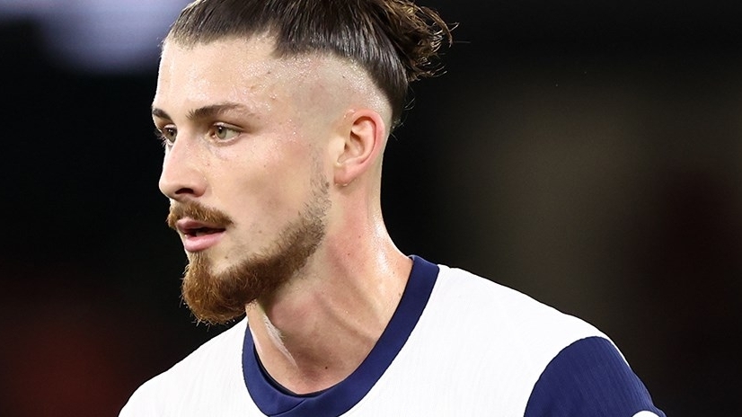 Tottenham từ chối đề nghị triệu tập Dragusin của tuyển Romania