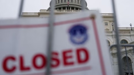 Chính phủ đóng cửa, kinh tế Mỹ bị 'cuốn bay' 15 tỷ USD mỗi ngày, 4.108 nhân viên liên bang đã bị sa thải