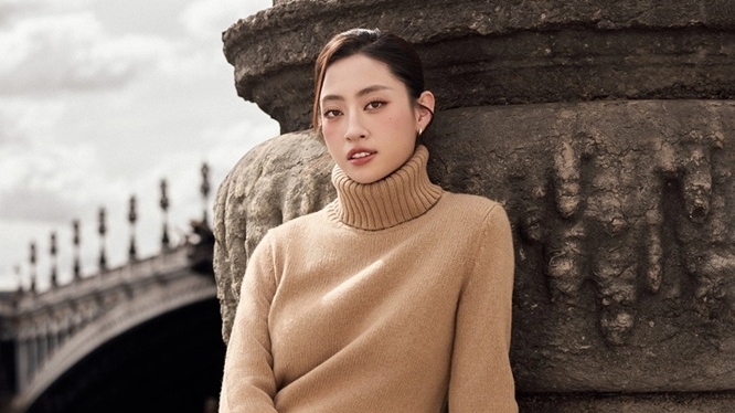 Hoa hậu Lương Thuỳ Linh đẹp thanh lịch ngắm cảnh, dạo phố kinh đô thời trang châu Âu