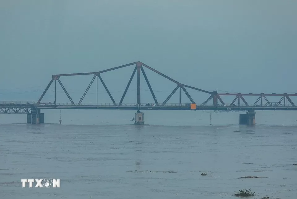 Nước sông Hồng lên mức báo động 1, nhiều sông vượt báo động 3 Nước sông Hồng lên mức báo động 1, nhiều sông vượt báo động 3