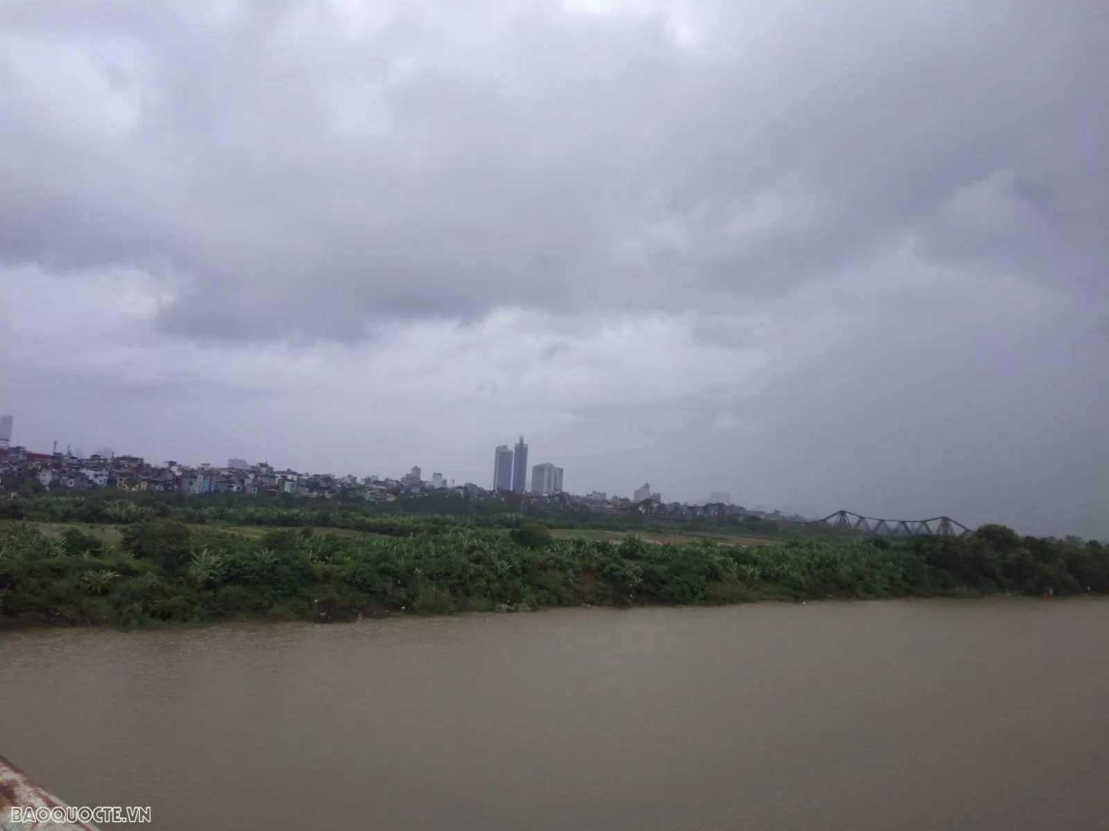 Nước sông Hồng lên mức báo động 1, nhiều sông vượt báo động 3 Nước sông Hồng lên mức báo động 1, nhiều sông vượt báo động 3