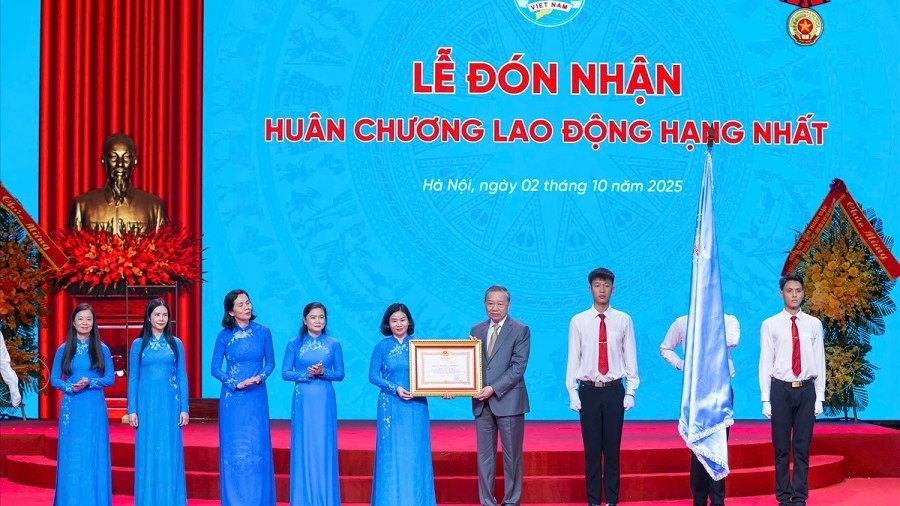 Tổng Bí thư Tô Lâm: Gần một thế kỷ không ngừng trưởng thành và cống hiến là chặng đường rực rỡ của phụ nữ Việt Nam