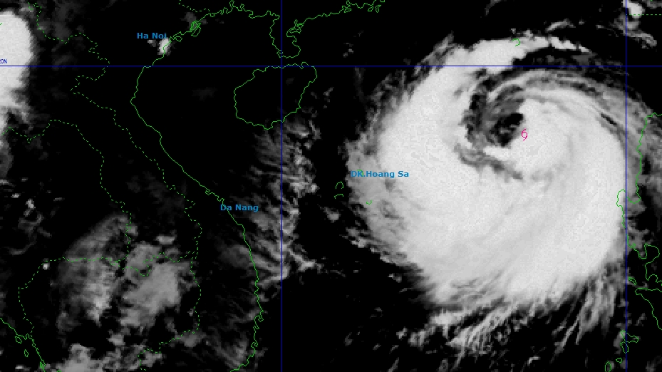 Cập nhật tin bão Matmo - cơn bão số 11 trên Biển Đông gặp điều kiện thuận lợi để tăng cấp, dự báo hai kịch bản di chuyển