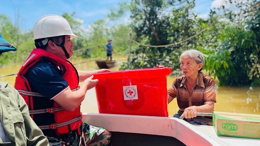 Cứu trợ khẩn cấp đợt 2 cho đồng bào các tỉnh miền núi phía Bắc và miền Trung sau bão số 10