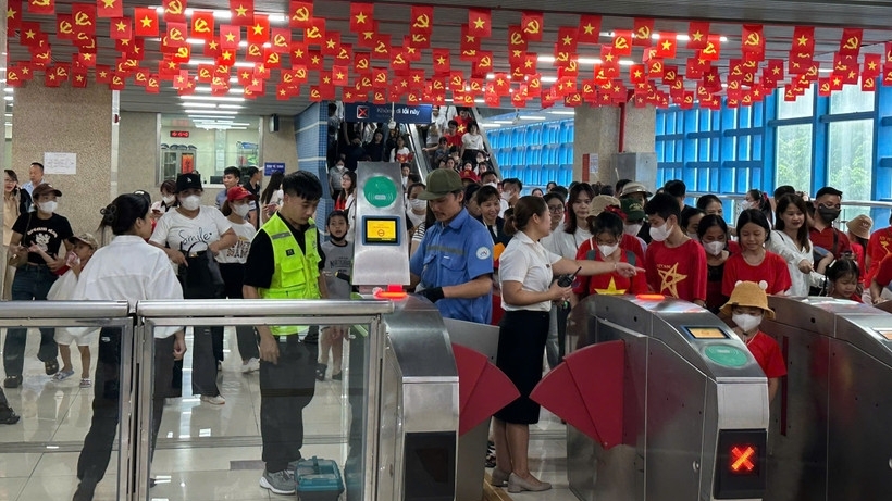 Dùng căn cước công dân thay vé tàu trên tuyến đường sắt Cát Linh-Hà Đông