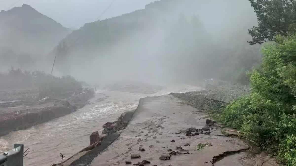 Bão Matmo tiến gần, Trung Quốc ban hành cảnh báo mức cao nhất