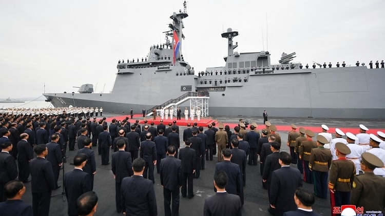 Chủ tịch Triều Tiên thăm tàu khu trục 5.000 tấn, kêu gọi hải quân tăng cường sức mạnh