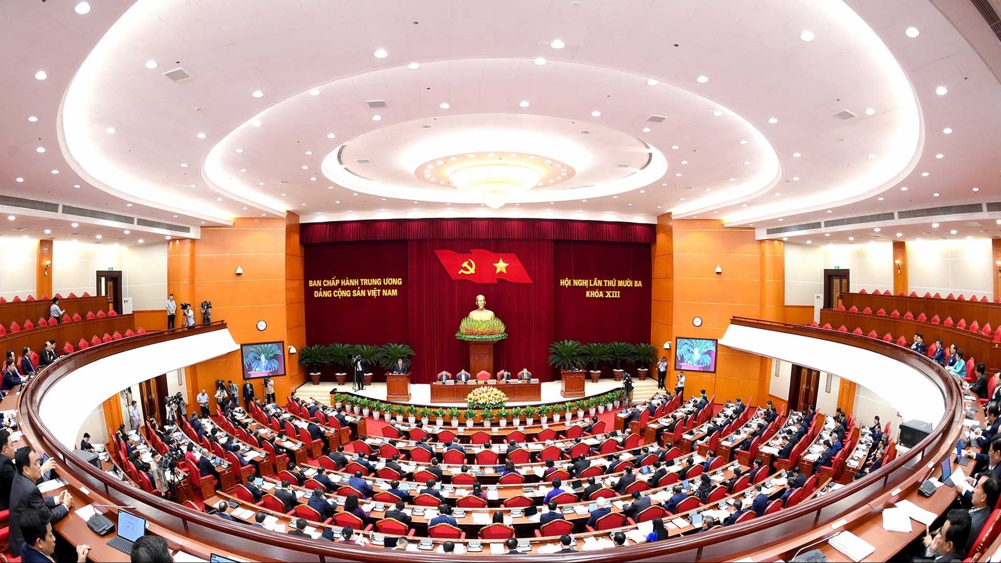 Thông cáo báo chí về ngày làm việc thứ hai Hội nghị Trung ương 13, khóa XIII