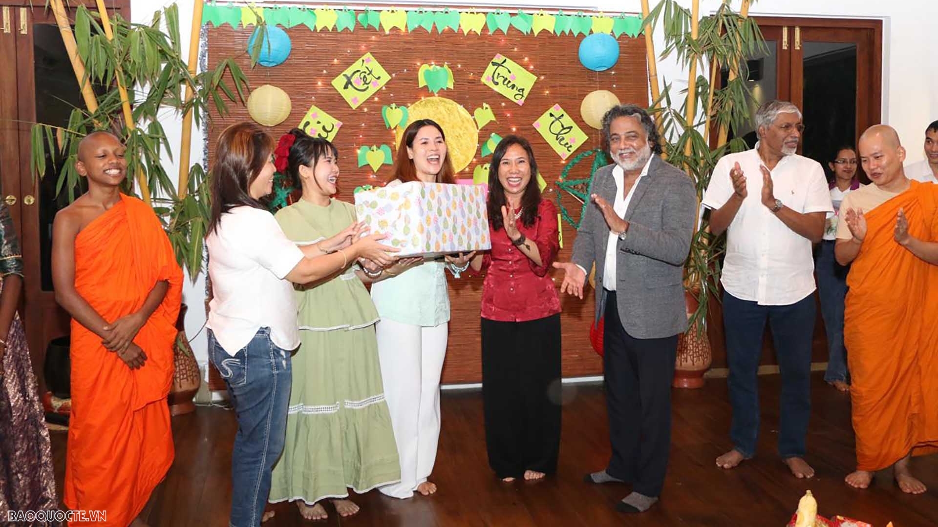 Rộn ràng sắc màu Tết Trung thu Việt tại Sri Lanka