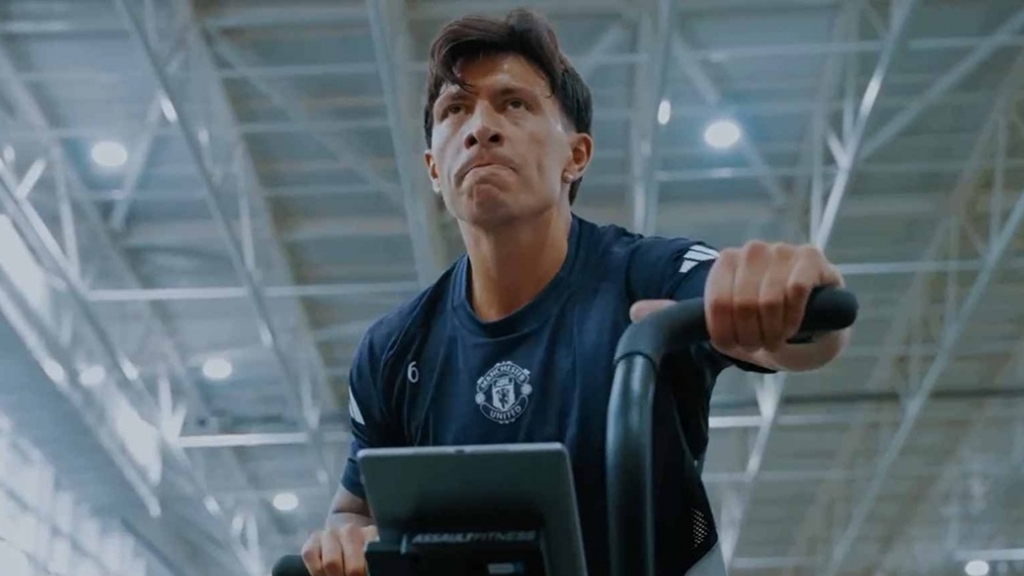 Lisandro Martinez sắp tái xuất sau 8 tháng dưỡng thương