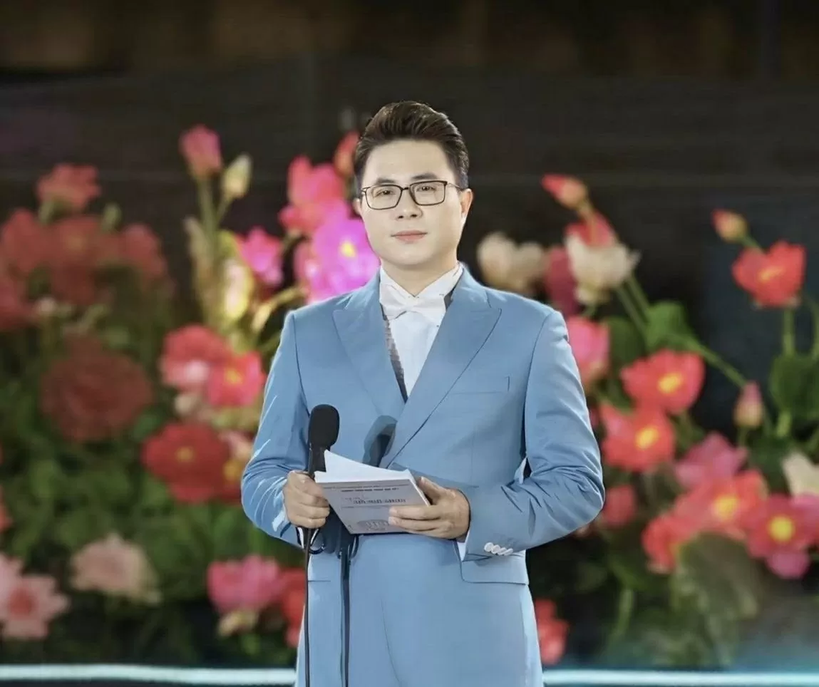 Người Hà Nội thanh lịch – Khi vẻ đẹp Thủ đô bước vào kỷ nguyên số Người Hà Nội thanh lịch – Khi vẻ đẹp Thủ đô bước vào kỷ nguyên số