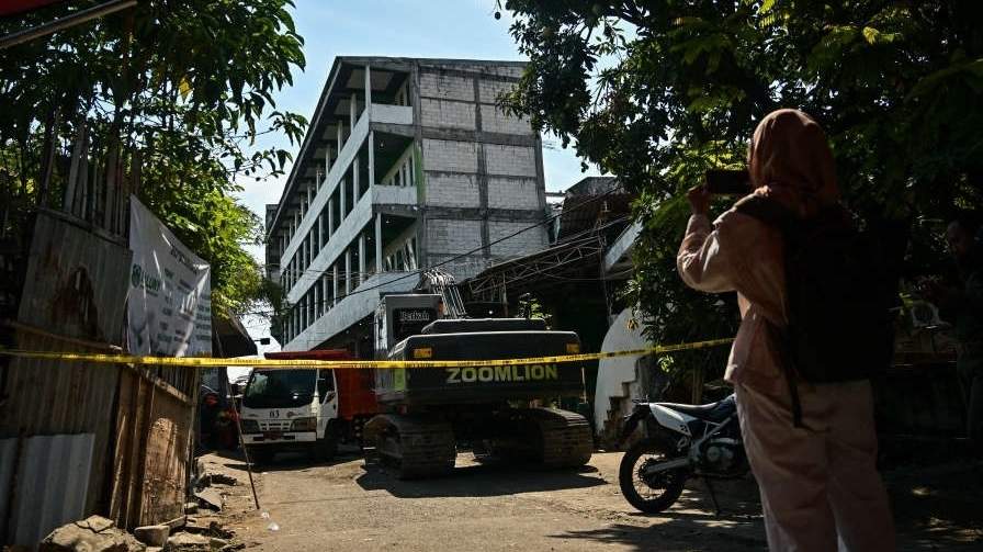 Indonesia kết thúc tìm kiếm nạn nhân vụ sập trường Hồi giáo khiến 61 người thiệt mạng