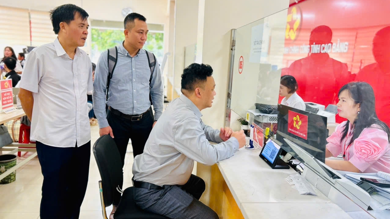 Bộ Nội vụ đề xuất khung số lượng Phó Chủ tịch và Ủy viên UBND cấp tỉnh, cấp xã