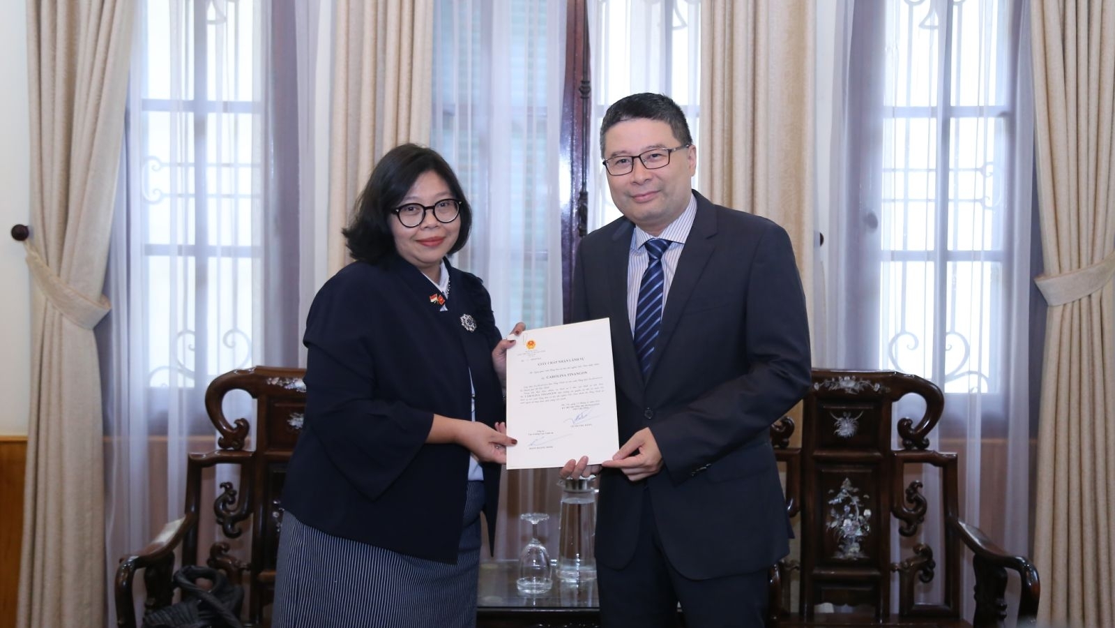 Trao Giấy chấp nhận lãnh sự cho Tổng lãnh sự Indonesia tại TP. Hồ Chí Minh