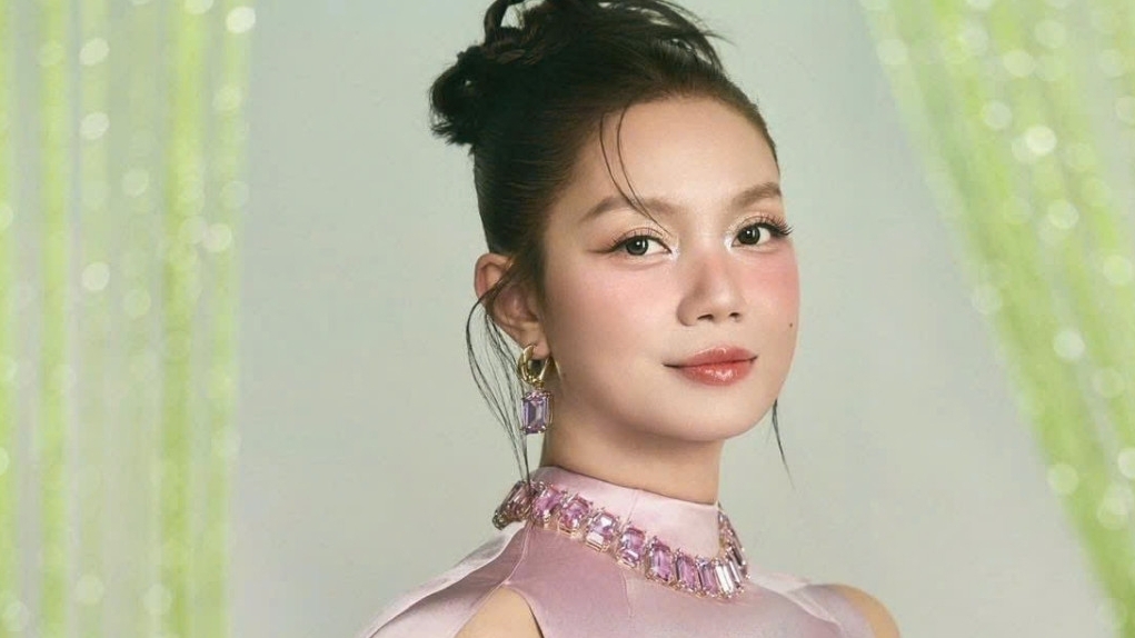 Sao Việt: Mỹ Tâm đẹp rạng ngời, Thanh Hương đăng ảnh gợi cảm